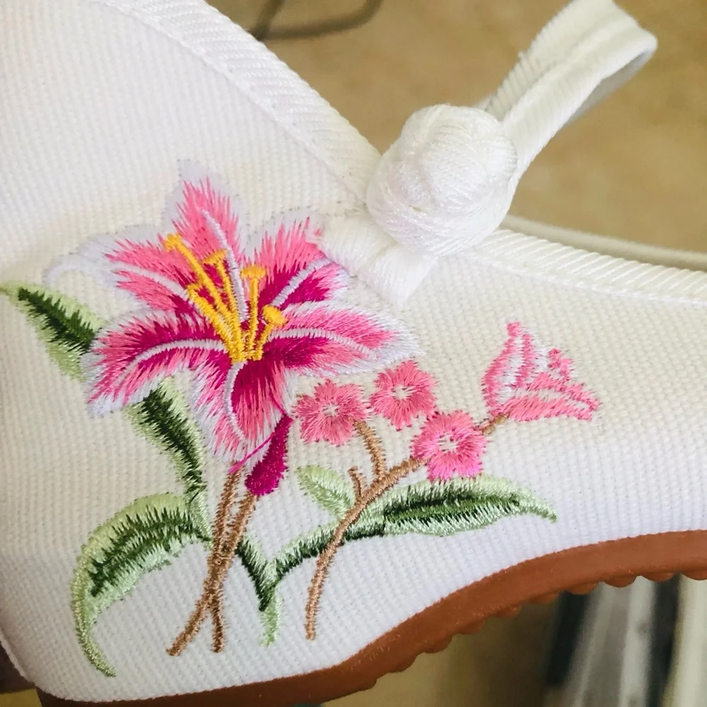 Girls Embroidered Tiger Lilly Floral Oriental Shoes (Sz:36)